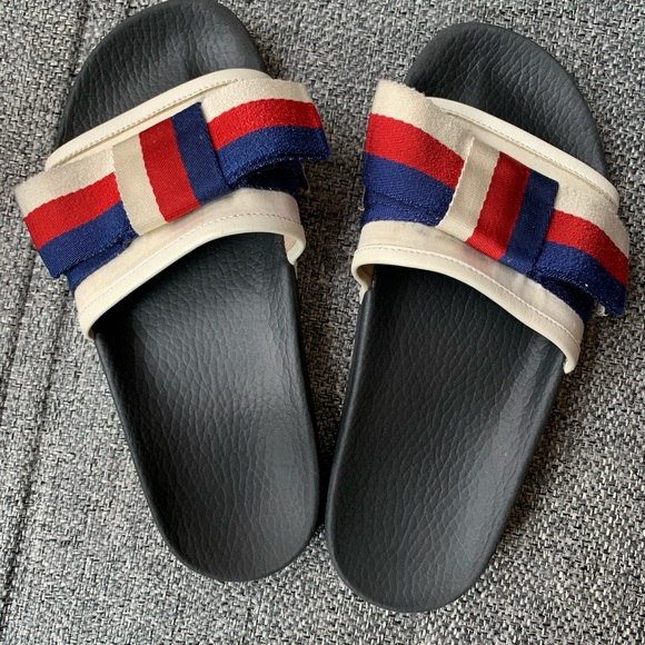 Gucci slides that have lots of life still. Needs a little cleaning. - Picture 7 of 7
